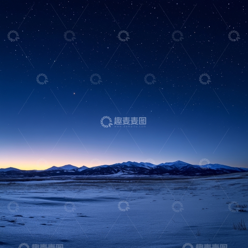 高清大图下载【趣麦麦图】雪山夜景，星空下的宁静雪原