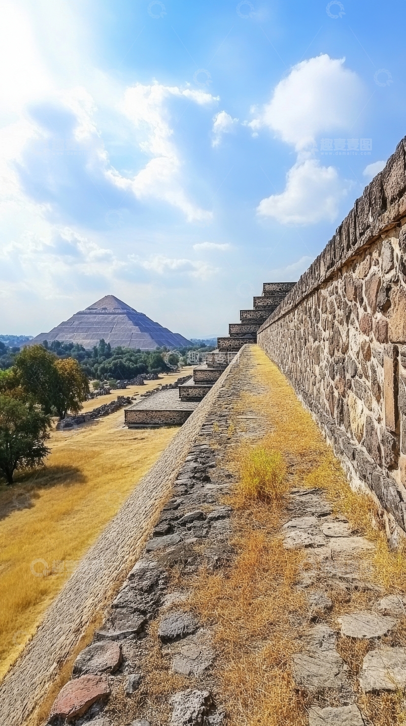 高清大图下载【趣麦麦图】古老石墙与金字塔的壮丽景观