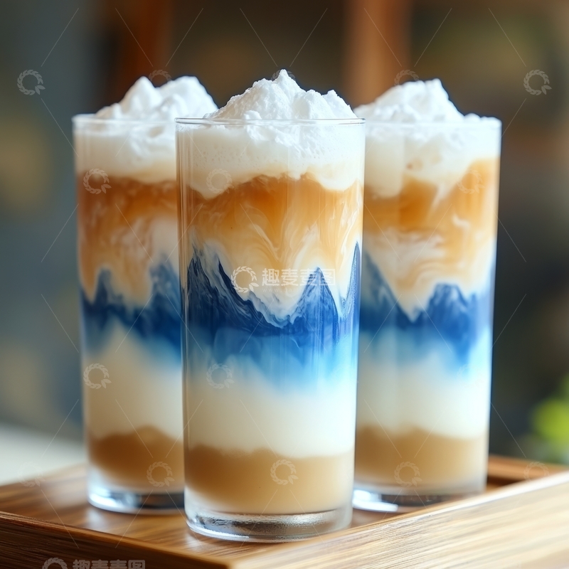 高清大图下载【趣麦麦图】三层色彩饮品，蓝白相间，层次分明