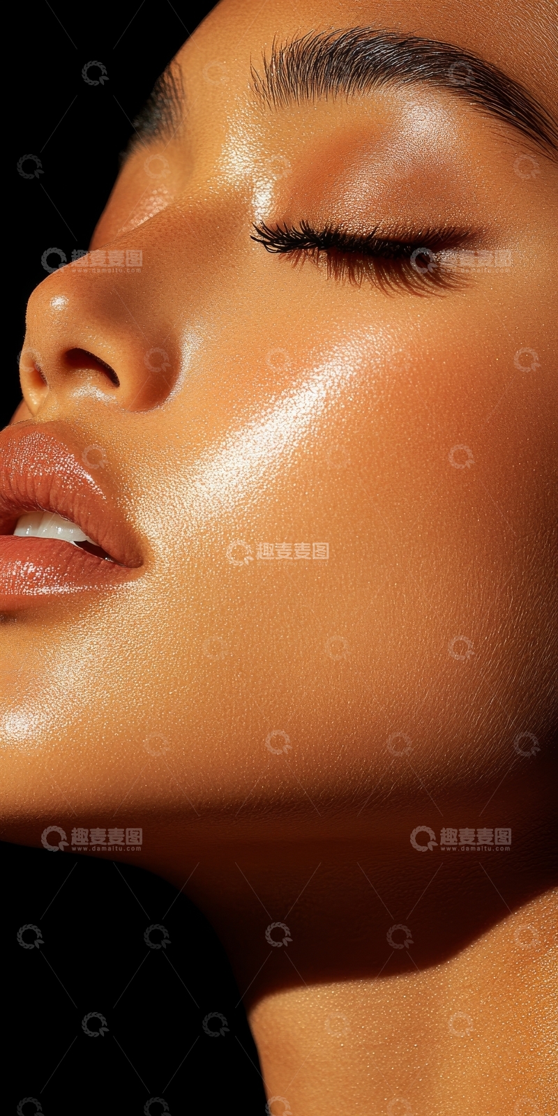 高清大图下载【趣麦麦图】柔和光影下的女性侧脸特写