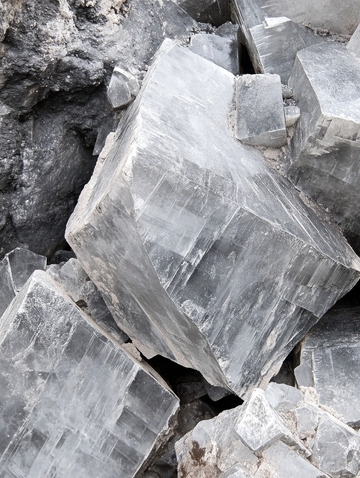 天然水晶簇的特写