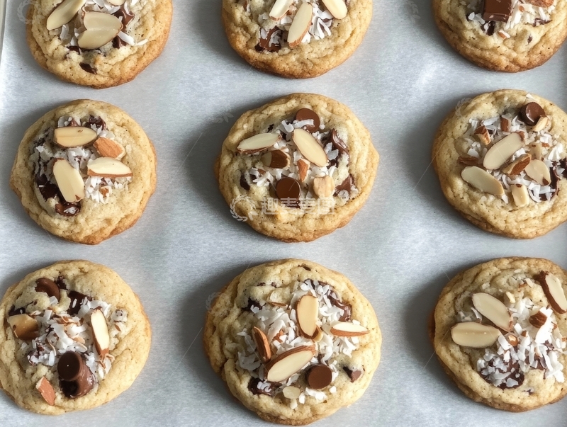 高清大图下载【趣麦麦图】椰蓉杏仁巧克力饼干