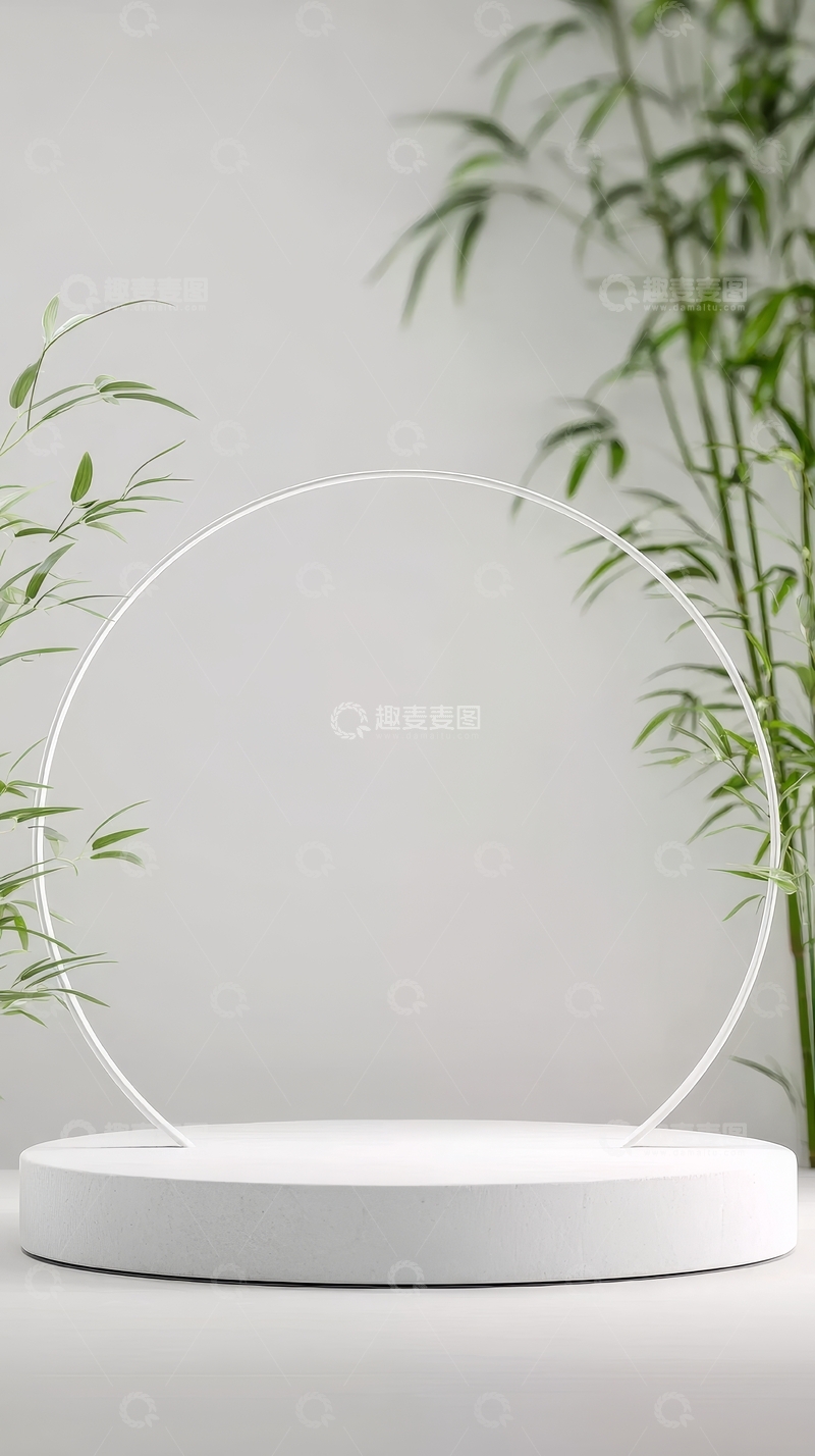 高清大图下载【趣麦麦图】简约白色圆环展示台与绿植背景