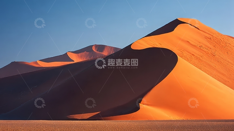 高清大图下载【趣麦麦图】沙漠沙丘在晨光中的剪影