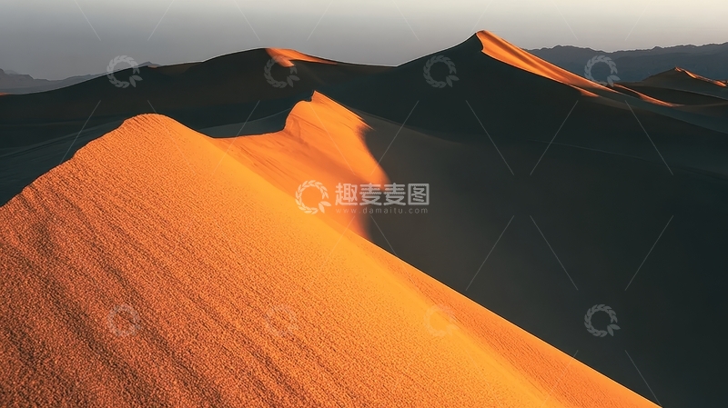 高清大图下载【趣麦麦图】沙漠沙丘在夕阳下的壮丽景象