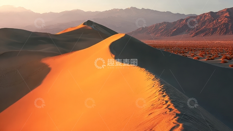 高清大图下载【趣麦麦图】沙漠沙丘在夕阳下的金色光辉