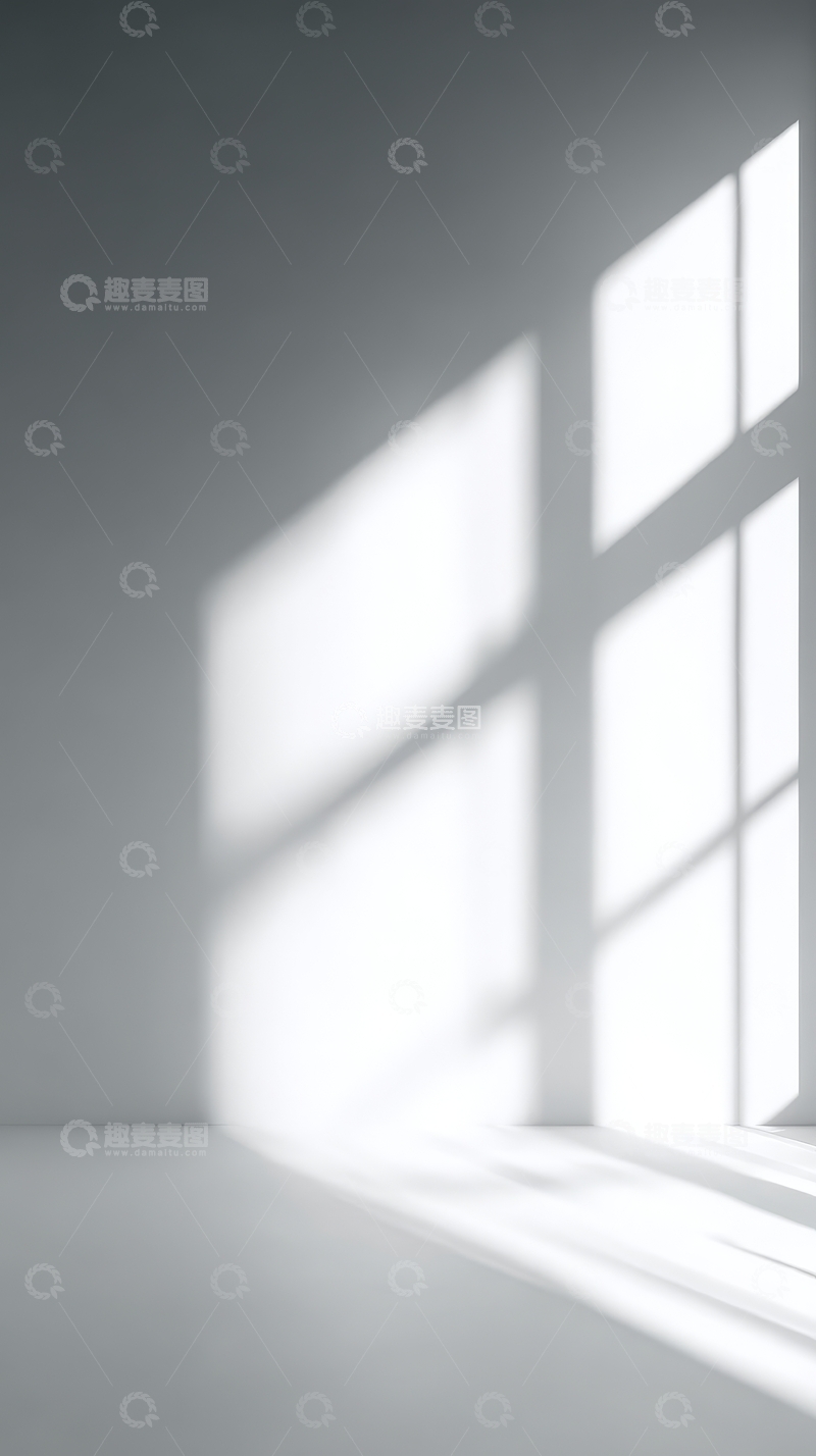 高清大图下载【趣麦麦图】阳光透过窗户洒在空旷的白墙上
