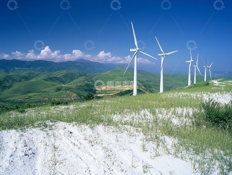 高清大图下载【趣麦麦图】风力发电机在山丘上的景观