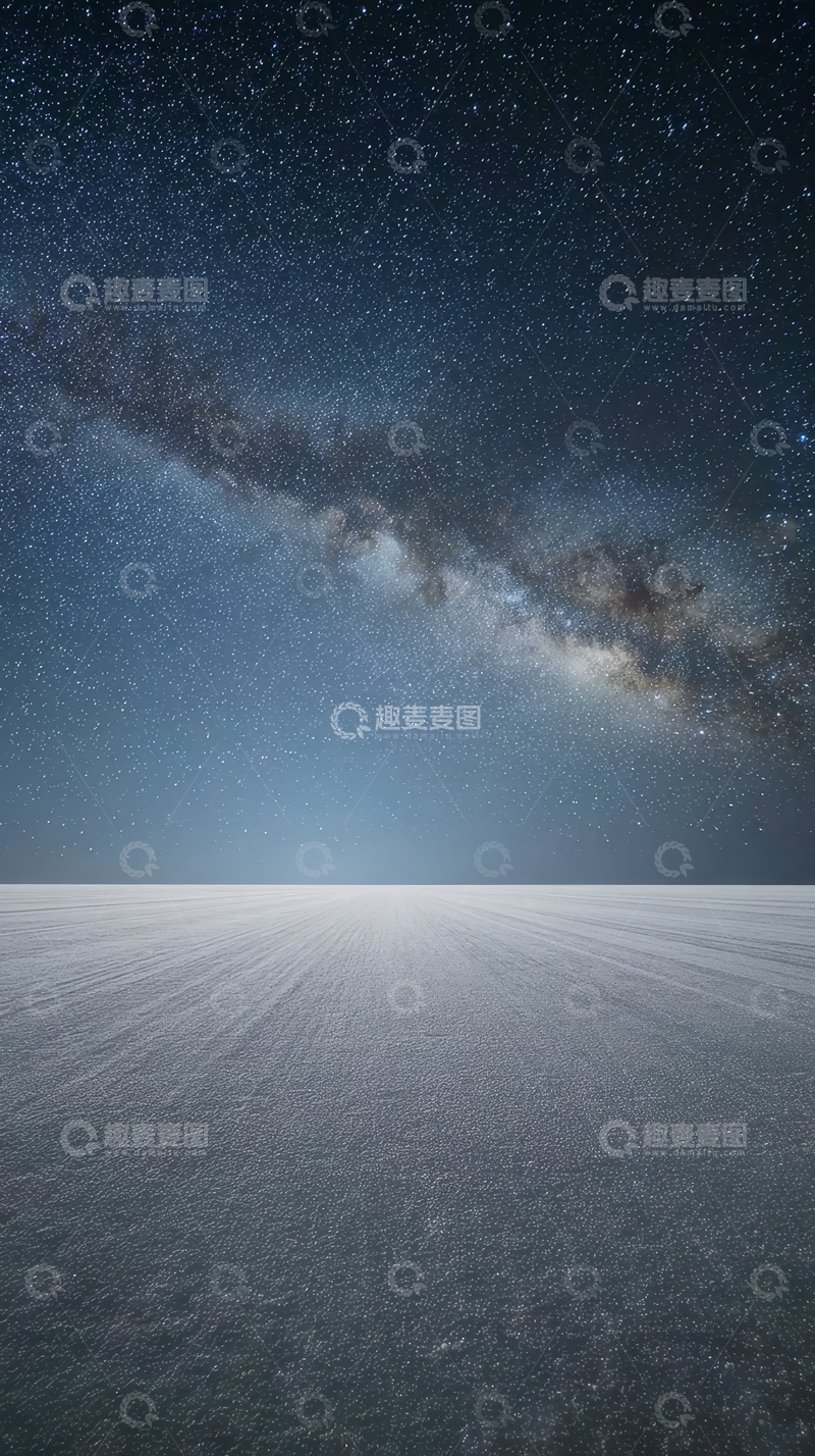 高清大图下载【趣麦麦图】银河横跨夜空，雪地静谧无垠