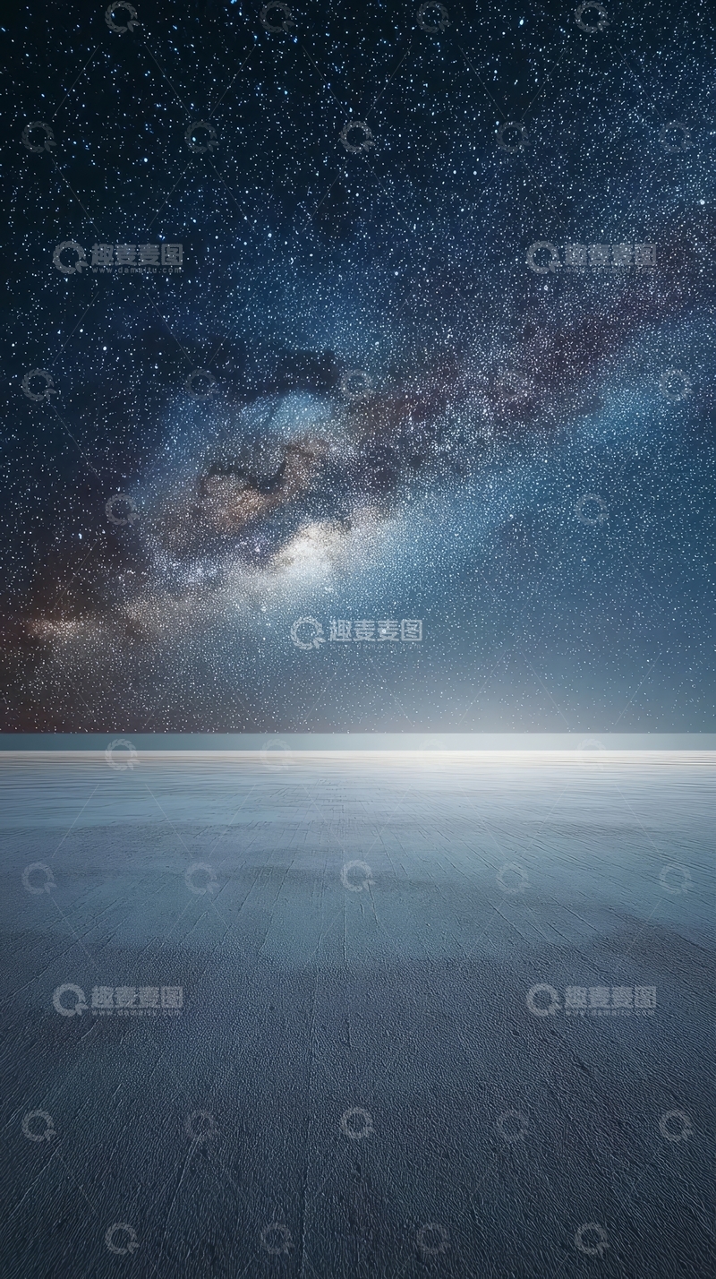 高清大图下载【趣麦麦图】银河横跨夜空，地面静谧无垠