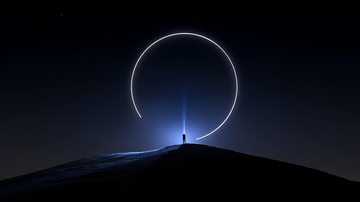 夜空下的光圈与剪影