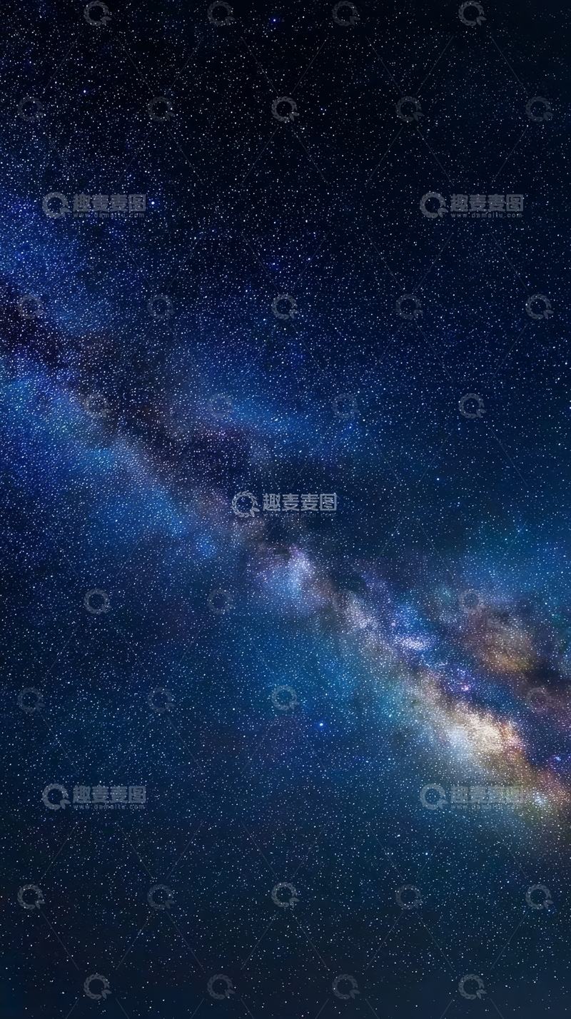 高清大图下载【趣麦麦图】银河横跨夜空的壮丽景象