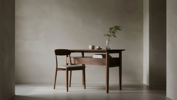 简约风格木质书桌与椅子