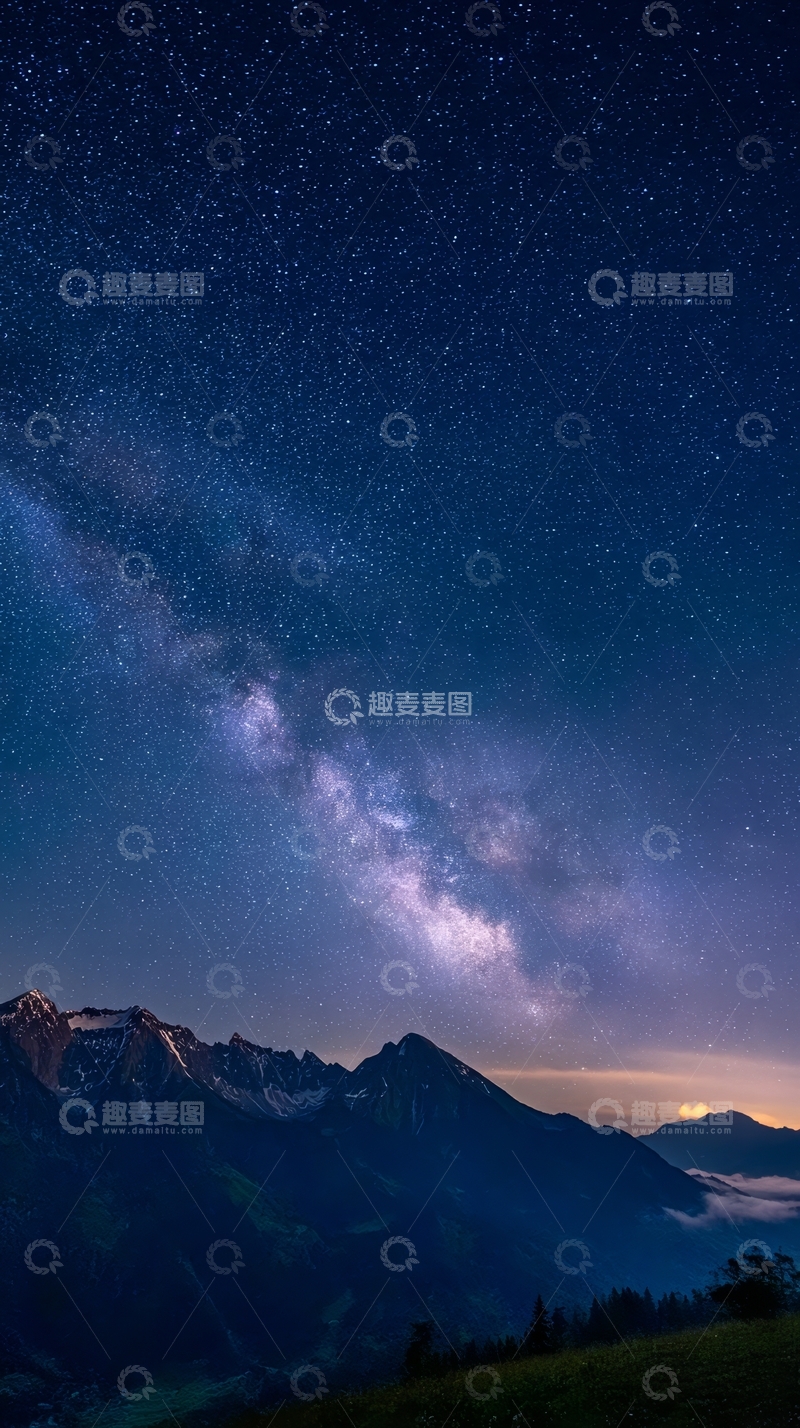 高清大图下载【趣麦麦图】夜空银河与雪山剪影