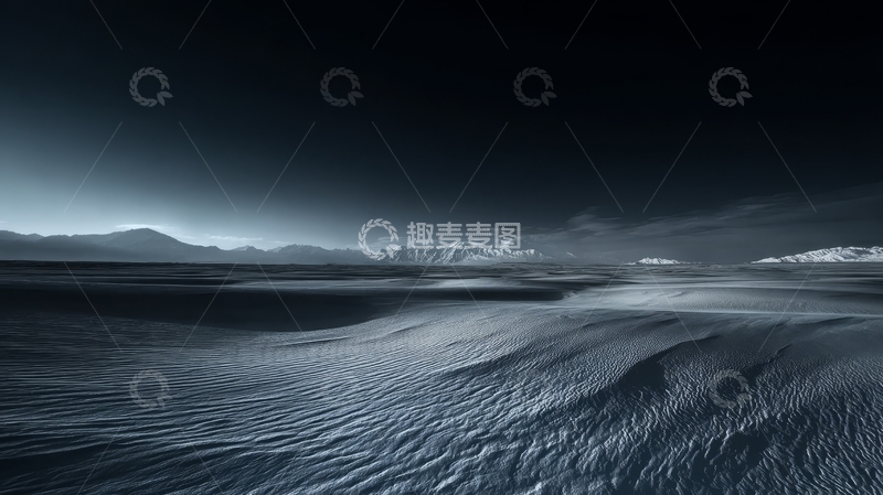 高清大图下载【趣麦麦图】宁静雪原与远山的剪影