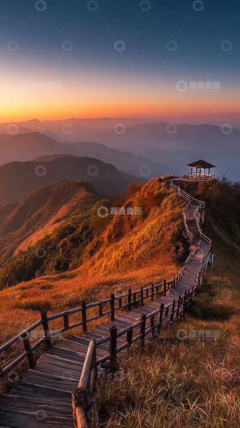 高清大图下载【趣麦麦图】山脊木栈道日出风光