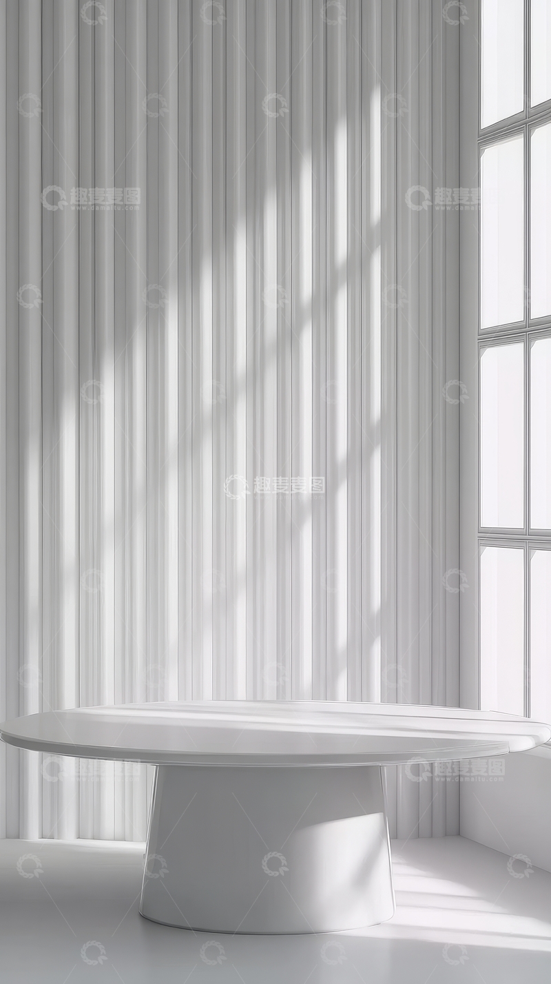 高清大图下载【趣麦麦图】白色圆形桌子置于窗边