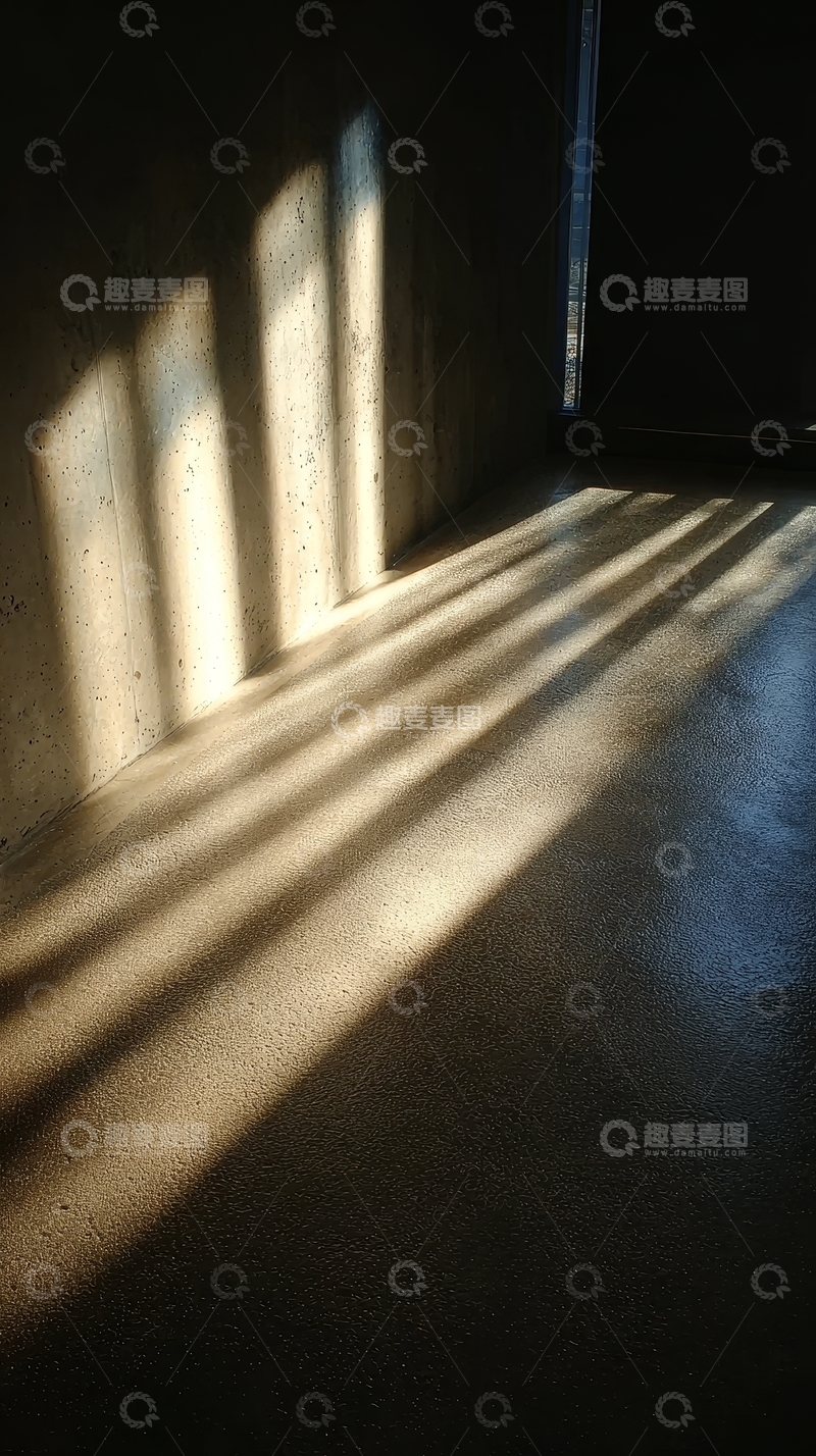 高清大图下载【趣麦麦图】阳光透过窗户投射在墙和地面上的光影