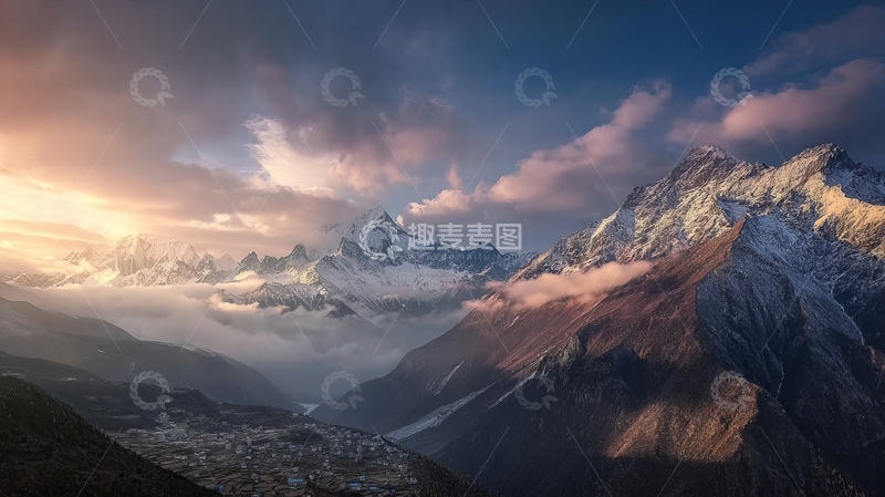 高清大图下载【趣麦麦图】雪山日出云海环绕山谷