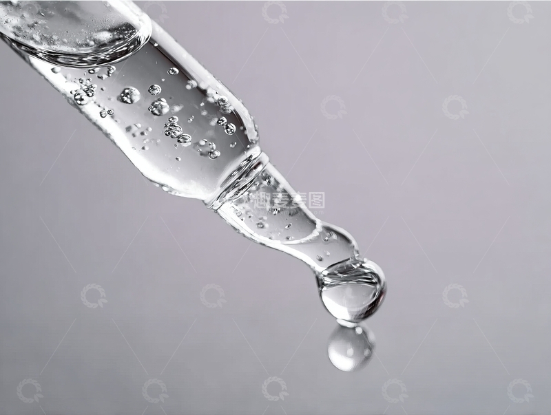 高清大图下载【趣麦麦图】滴管中透明液体滴落的特写镜头