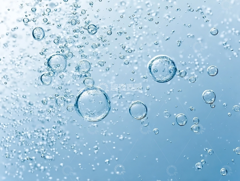 高清大图下载【趣麦麦图】蓝色背景下透明气泡的微观特写