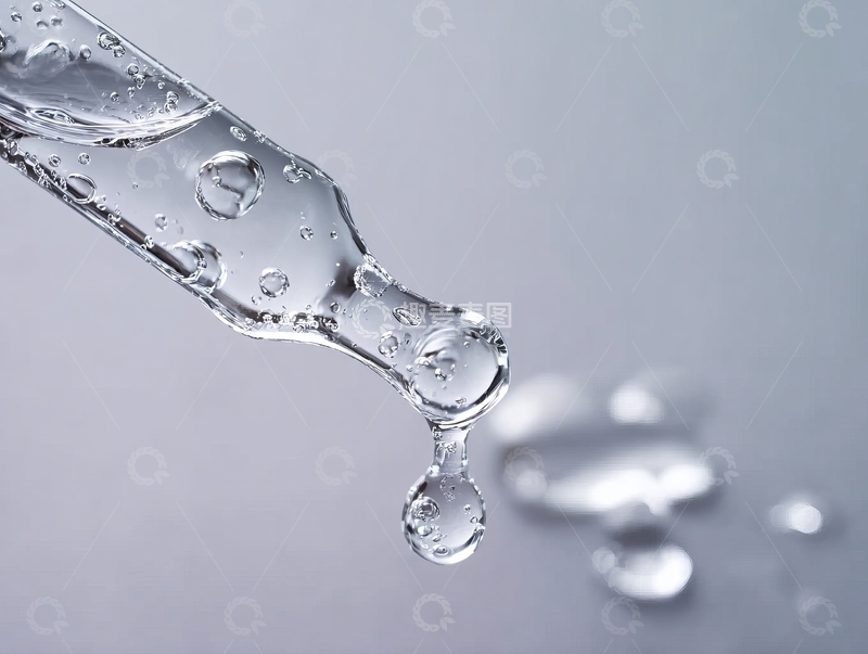 高清大图下载【趣麦麦图】滴管中液体滴落形成水珠的特写镜头