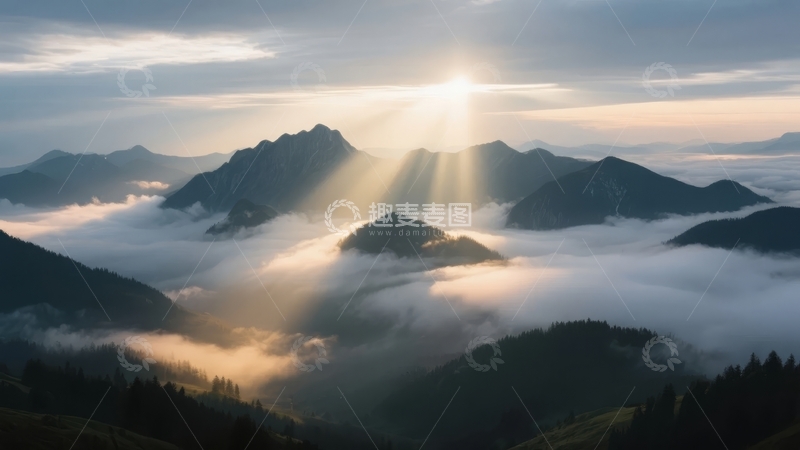 高清大图下载【趣麦麦图】日出时分山峦间云海翻涌光芒四射