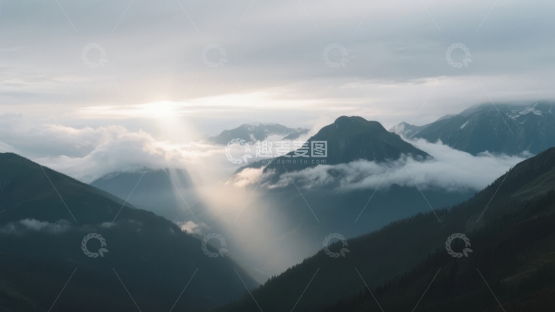 高清大图下载【趣麦麦图】山峦间云海缭绕阳光穿透云层