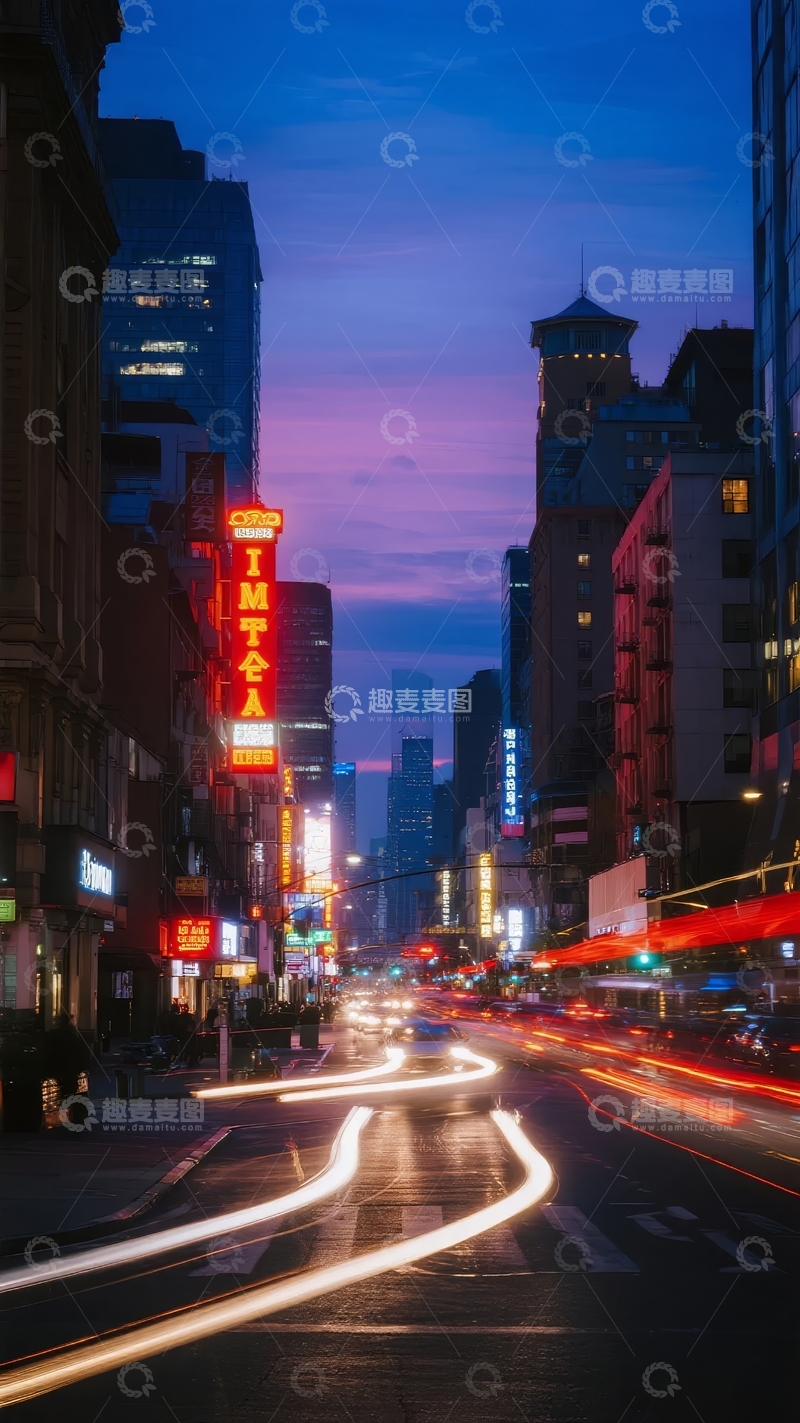 高清大图下载【趣麦麦图】-城市夜景中车辆灯光轨迹与高楼大厦交相辉映