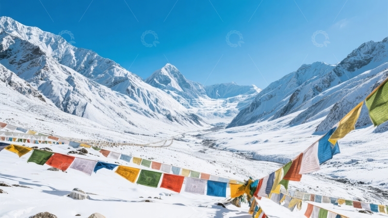 高清大图下载【趣麦麦图】雪山峡谷中飘扬的彩色经幡