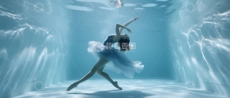 高清大图下载【趣麦麦图】水下芭蕾舞者优雅舞姿