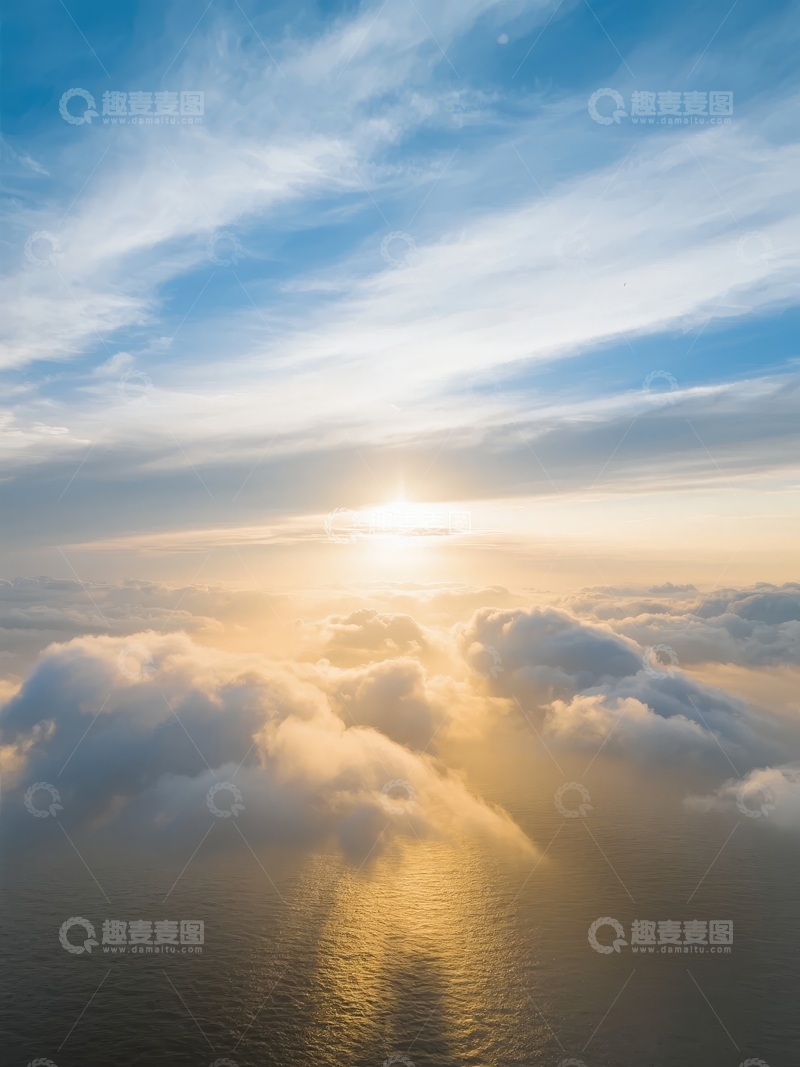 高清大图下载【趣麦麦图】日出时分云海之上阳光穿透云层