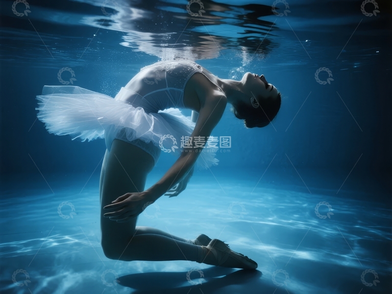 高清大图下载【趣麦麦图】水下芭蕾舞者优雅跪姿展现柔美姿态
