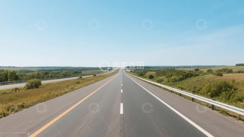 高清大图下载【趣麦麦图】笔直公路延伸至远方两旁绿树成荫