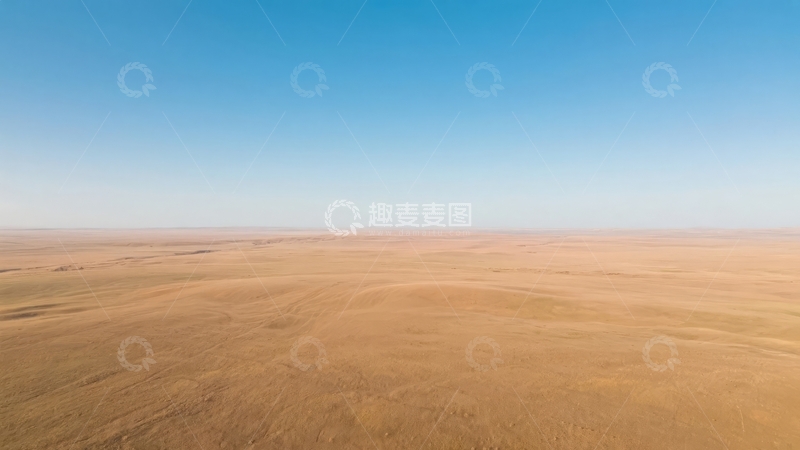 高清大图下载【趣麦麦图】广阔无垠的沙漠景观蓝天映衬下尽显自然之美
