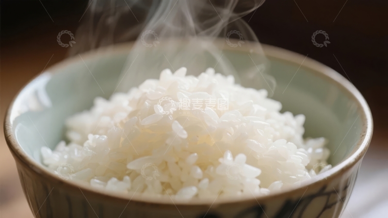 高清大图下载【趣麦麦图】热气腾腾的白米饭盛在陶瓷碗中
