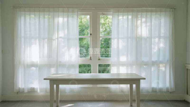 高清大图下载【趣麦麦图】室内窗前摆放着一张白色桌子