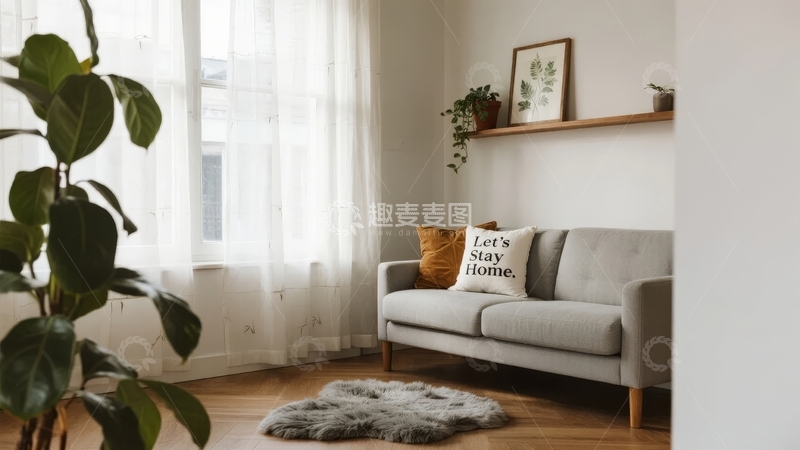 高清大图下载【趣麦麦图】明亮客厅内摆放着灰色沙发和大型绿植