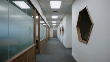 现代办公楼走廊设计简约明亮