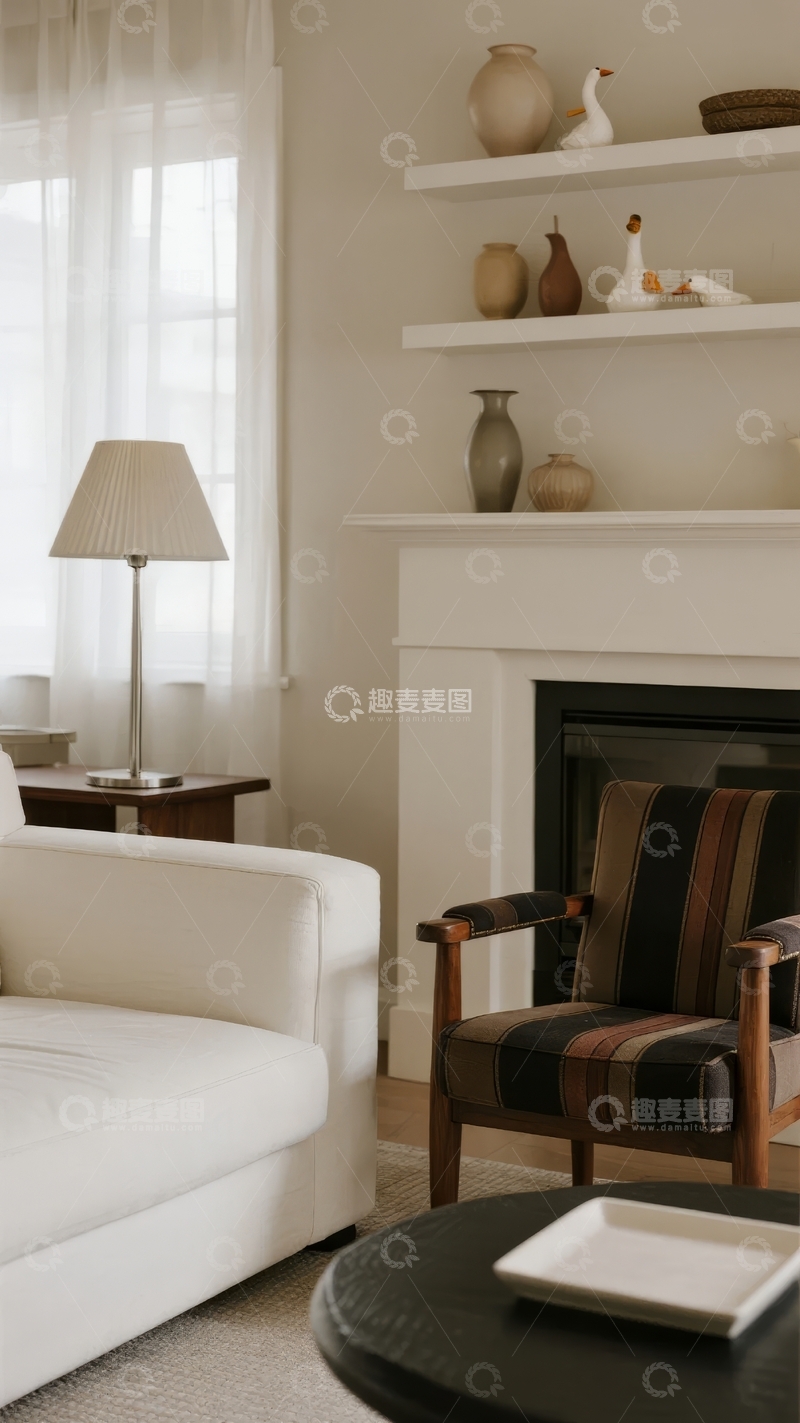 高清大图下载【趣麦麦图】温馨客厅一角摆放着沙发、壁炉和装饰架