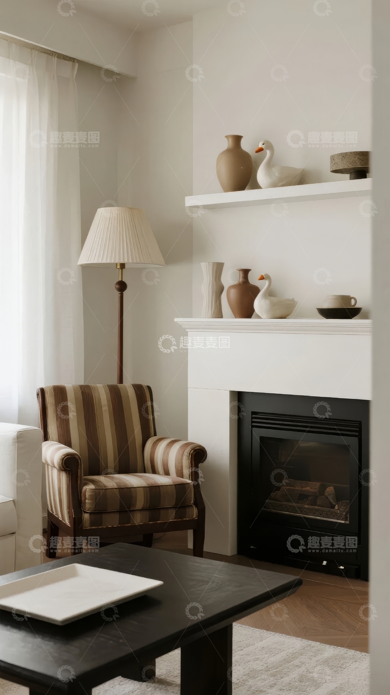 高清大图下载【趣麦麦图】温馨客厅一角白色壁炉与条纹扶手椅