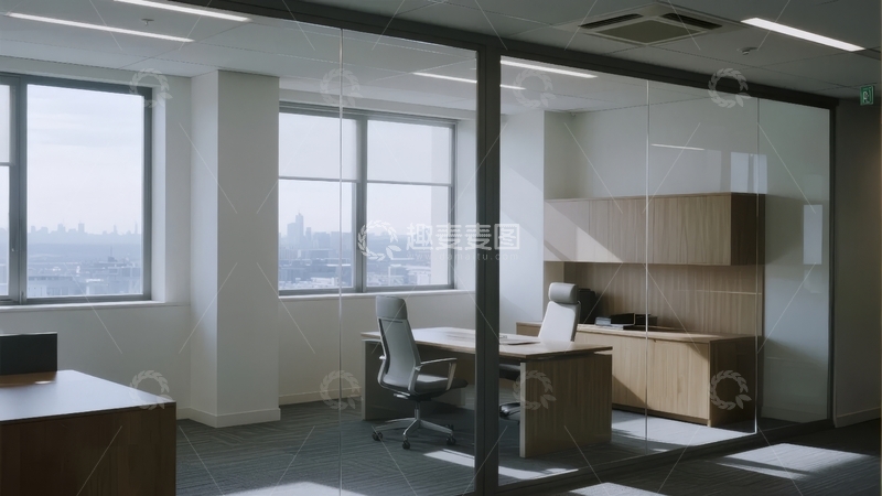 高清大图下载【趣麦麦图】现代办公室内景透过玻璃隔断可见办公桌与窗外城市景观