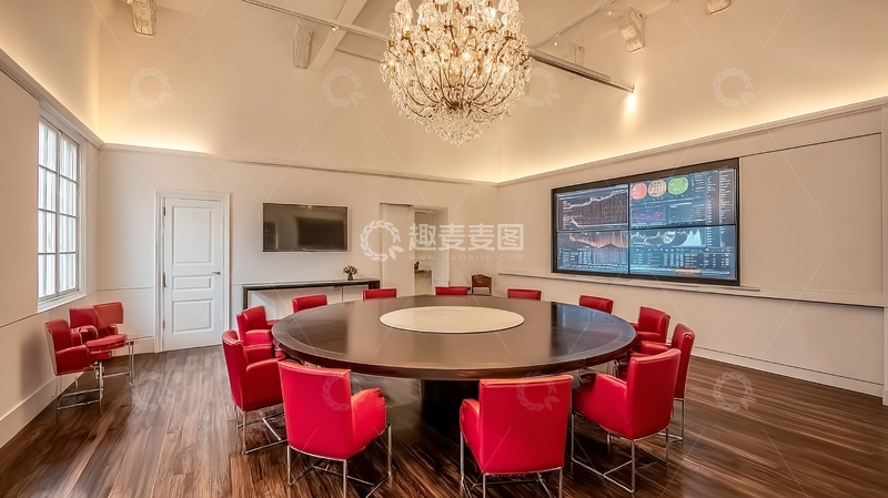 高清大图下载【趣麦麦图】现代会议室配备圆形大桌和红色座椅