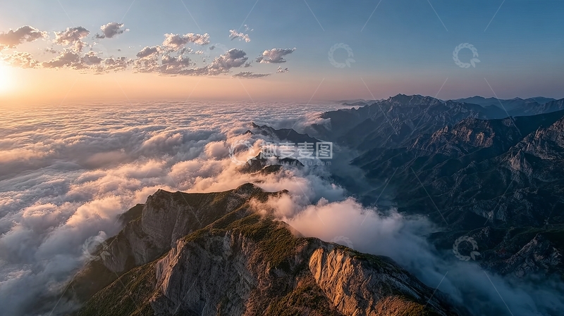 高清大图下载【趣麦麦图】云海缭绕山巅日出时分壮丽景观