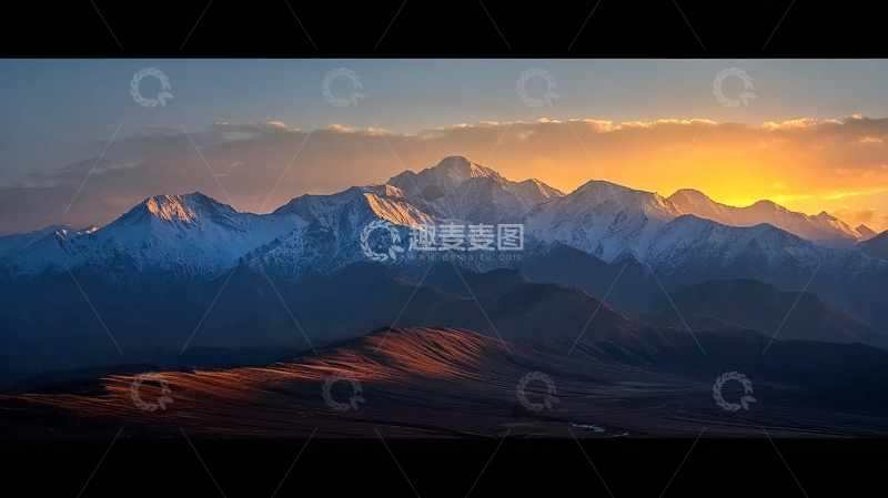 高清大图下载【趣麦麦图】雪山日出壮丽全景云霞映照山峰