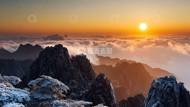 高清大图下载【趣麦麦图】日出时分云海之上山峰雪景壮丽