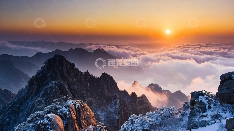 高清大图下载【趣麦麦图】雪山之巅云海缭绕日出光辉