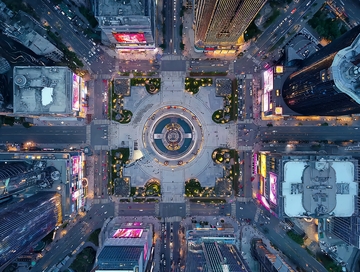 俯瞰城市广场夜景高楼林立灯光璀璨