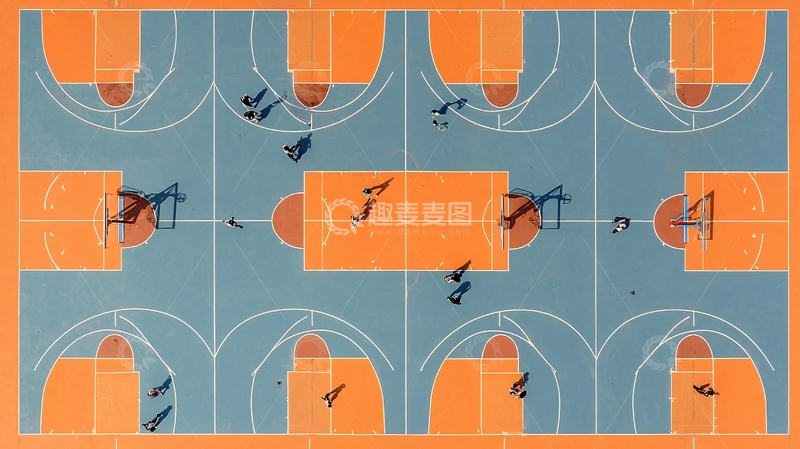 高清大图下载【趣麦麦图】篮球比赛场地俯视图显示球员位置和战术布局