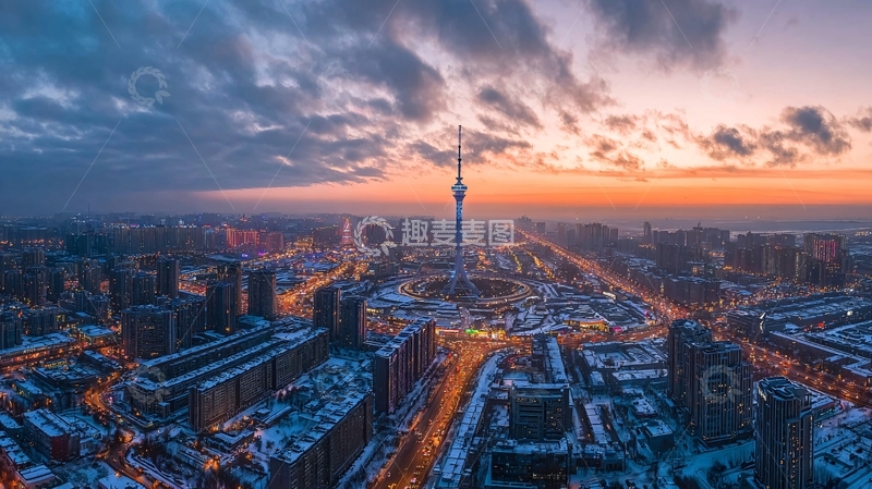 高清大图下载【趣麦麦图】雪后城市黄昏天际线与高塔景观